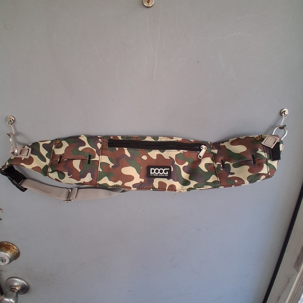 DOOG Dog Owners Outdoor Gear Camo Walking Walkie Belt Fanny Pack Utility Bag EUC